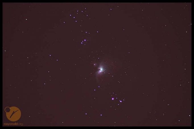 Orion bulutsusunun, kamera ile doğrudan çekildiğinde elde edilen ham aydınlık görüntüsü