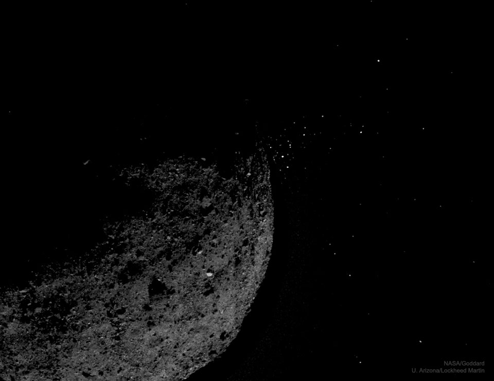 200916 Gravel Ejected from Asteroid Bennu NASAs GSFC U. Arizona OSIRIS REx Lockheed Martin Günün Astronomi Görseli (APOD/NASA) | 16/09/20