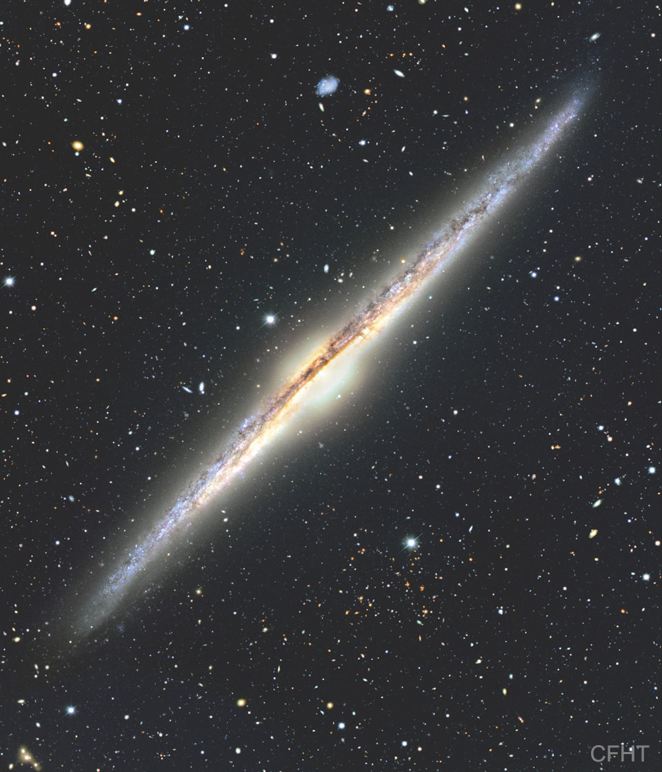 210517 NGC 4515 Galaxy on Edge CFHT Coelum MegaCam APOD/NASA: NGC 4565: Sınırdaki Galaksi