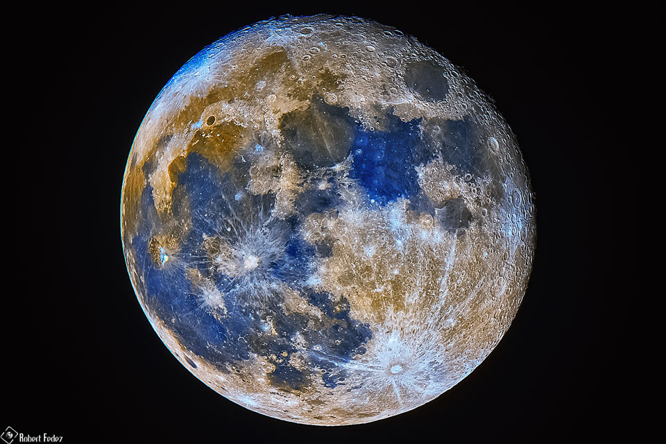 Abartili Renklerde Mavi Bir Ay APOD/NASA: Abartılı Renklerde Mavi Bir Ay